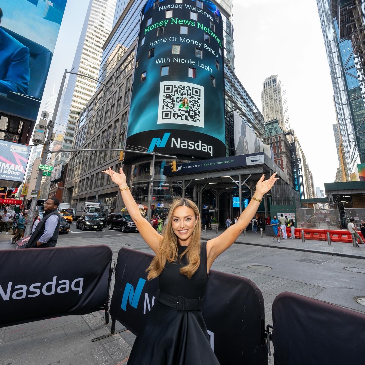 Nicole Lapin at the Nasdaq tower welcoming Money News Network